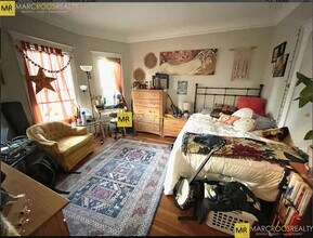 5 Lowden Ave, Unit 1 in Somerville, MA - Foto de edificio - Building Photo