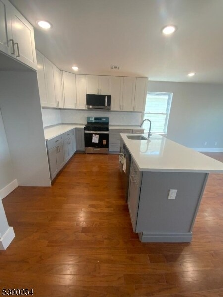 68 Main St in Newark, NJ - Building Photo