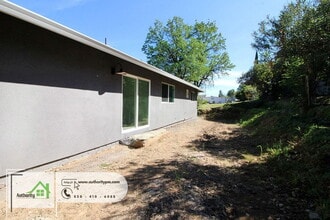 1800 West St in Redding, CA - Building Photo - Building Photo