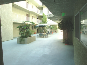 11936 Magnolia Blvd-Unit -207 in Los Angeles, CA - Building Photo - Building Photo