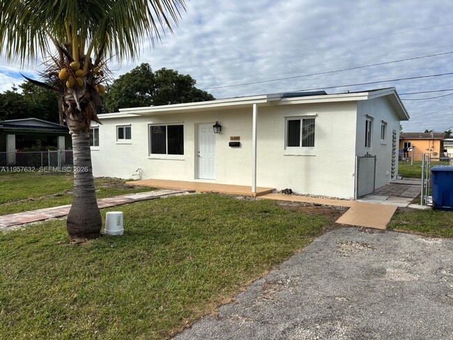 14800 SW 104th Pl in Miami, FL - Building Photo - Building Photo