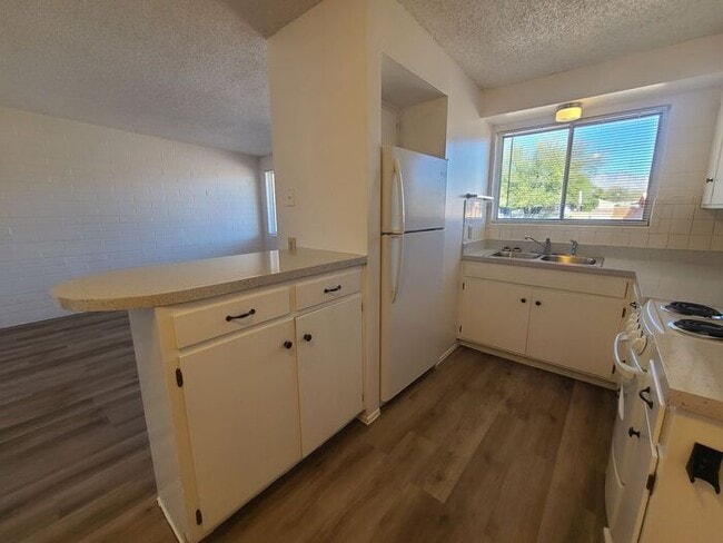 5560 E Bellevue St in Tucson, AZ - Building Photo - Building Photo