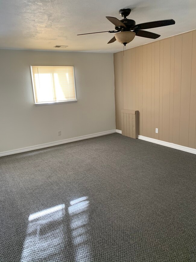 1462 Winter Dr in Freeport, IL - Building Photo - Building Photo