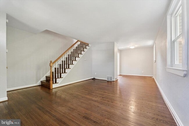 2111 Delmar Dr in Folcroft, PA - Building Photo - Building Photo