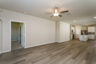 831 Wisteria Ln in Lavon, TX - Foto de edificio - Building Photo