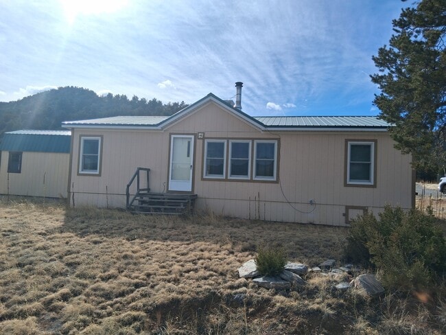 property at 1901 Meadowdale Ln