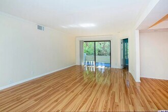 5009 Woodman Ave, Unit woodman in Sherman Oaks, CA - Foto de edificio - Building Photo