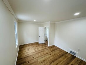 70 E Cleveland Ave, Unit 2 in Morrisville, PA - Building Photo - Building Photo