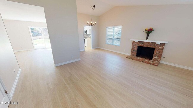 89 Los Vientos Dr in Thousand Oaks, CA - Building Photo - Building Photo