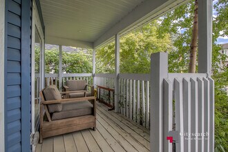127-38a 38a Ave SW in Calgary, AB - Building Photo - Building Photo