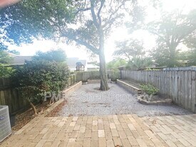 17 Palao Rd in Pensacola, FL - Building Photo