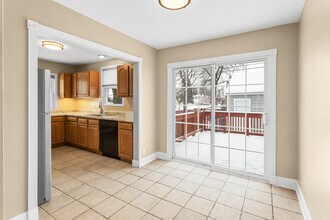 2128 Windemere Ave in Flint, MI - Building Photo - Building Photo