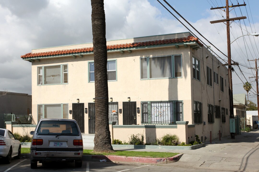 433-439 W 9th St in Long Beach, CA - Building Photo