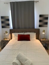 700 Meridian Ave in Miami Beach, FL - Foto de edificio - Building Photo