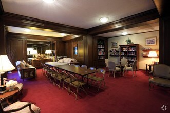 Park Towers East in Baltimore, MD - Foto de edificio - Interior Photo