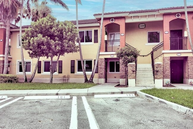3398 NE 9th Dr, Unit 102 in Homestead, FL - Building Photo - Building Photo