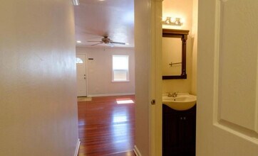 2028 E Fayette St in Baltimore, MD - Building Photo - Building Photo