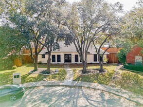 13002 Halwin Cir in Dallas, TX - Building Photo - Building Photo