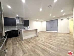 4737 Elmwood Ave in Los Angeles, CA - Building Photo - Building Photo