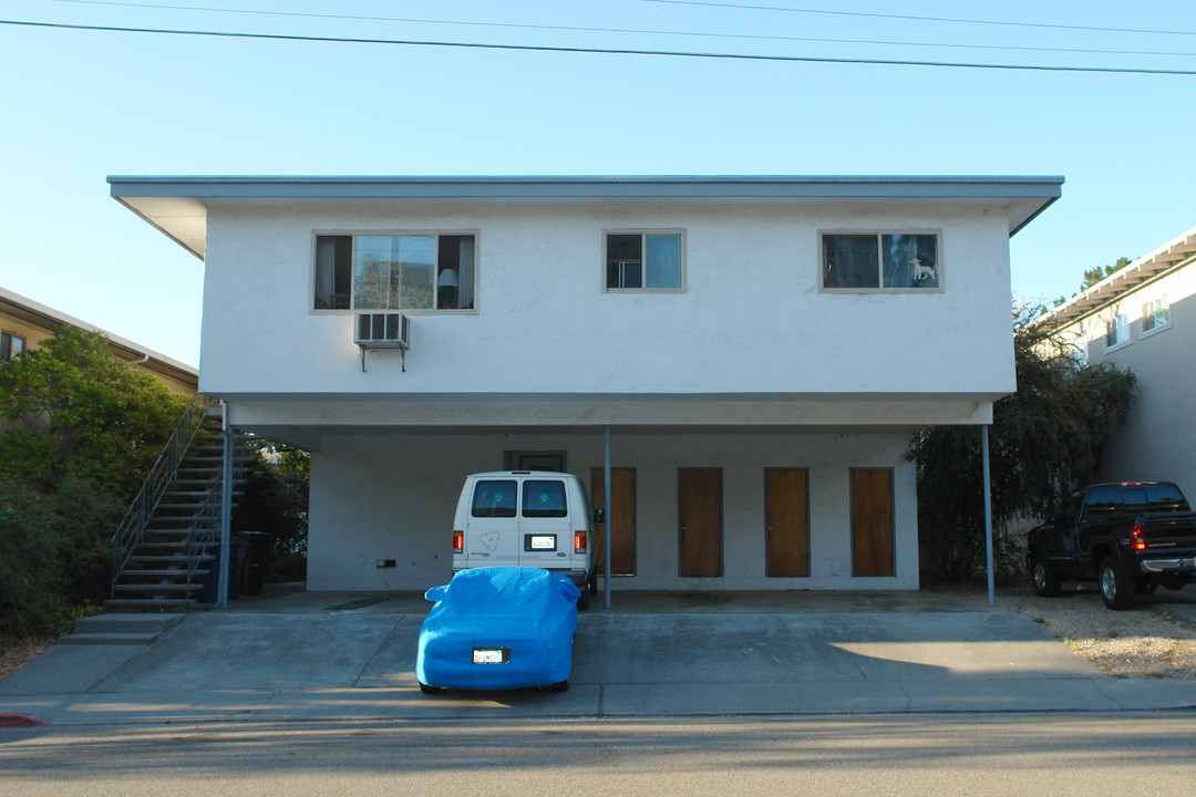 130 Village Ct in Walnut Creek, CA - Foto de edificio