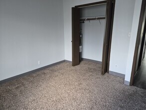 1735 Edgewood Dr NW in Cedar Rapids, IA - Building Photo - Building Photo