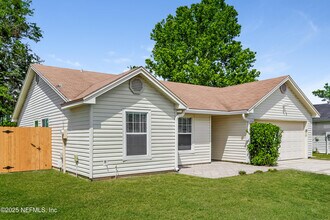 8767 Spring Harvest Ln E in Jacksonville, FL - Building Photo - Building Photo
