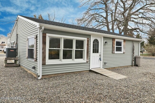 701 Chesapeake Dr in Forked River, NJ - Building Photo - Building Photo