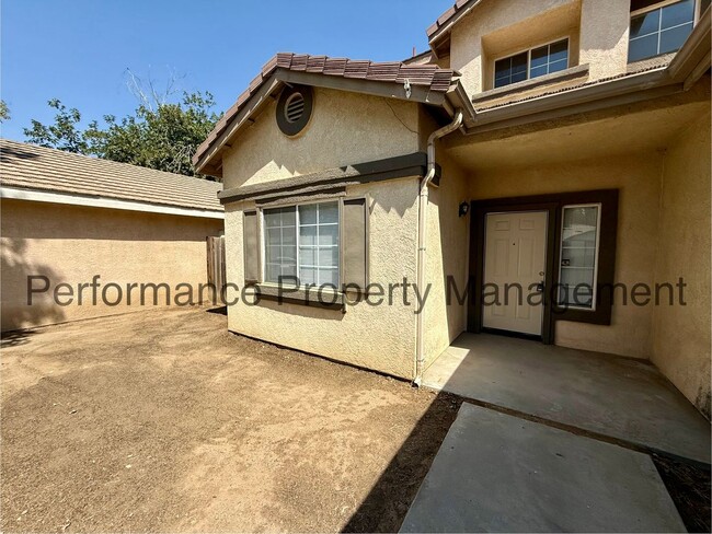 5016 Shadow Lake Dr in Bakersfield, CA - Building Photo - Building Photo