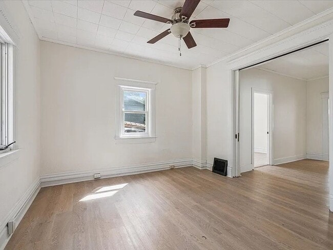 1735 Wood St in Dubuque, IA - Building Photo - Building Photo