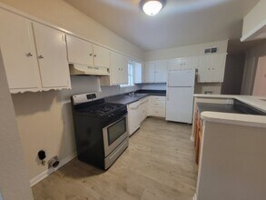 1525 Caldwell Dr in Garland, TX - Building Photo - Building Photo