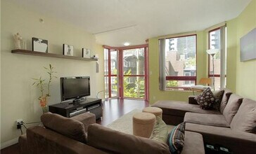 811 Helmcken St in Vancouver, BC - Building Photo - Building Photo