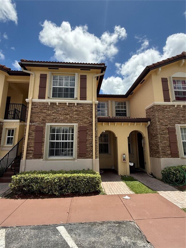 1575 NE 33rd Ave in Homestead, FL - Building Photo - Building Photo
