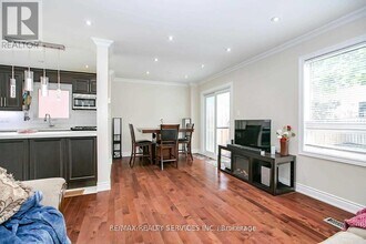 20 Murdoch Dr in Brampton, ON - Building Photo - Building Photo