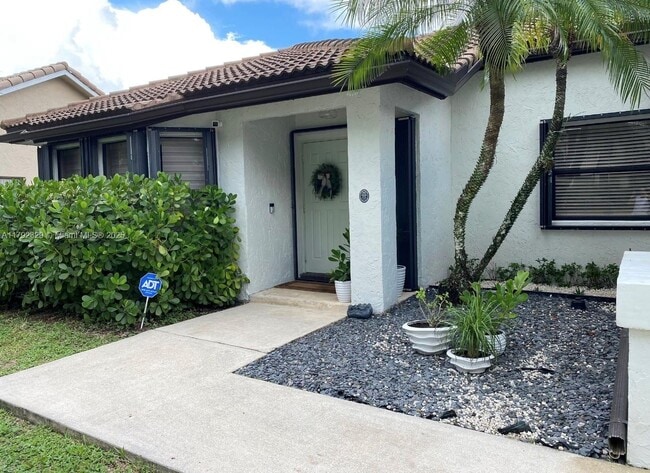5379 NW 60th Dr in Coral Springs, FL - Building Photo - Building Photo