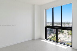 5350 NW 84th Ave, Unit 1805 in Doral, FL - Foto de edificio - Building Photo