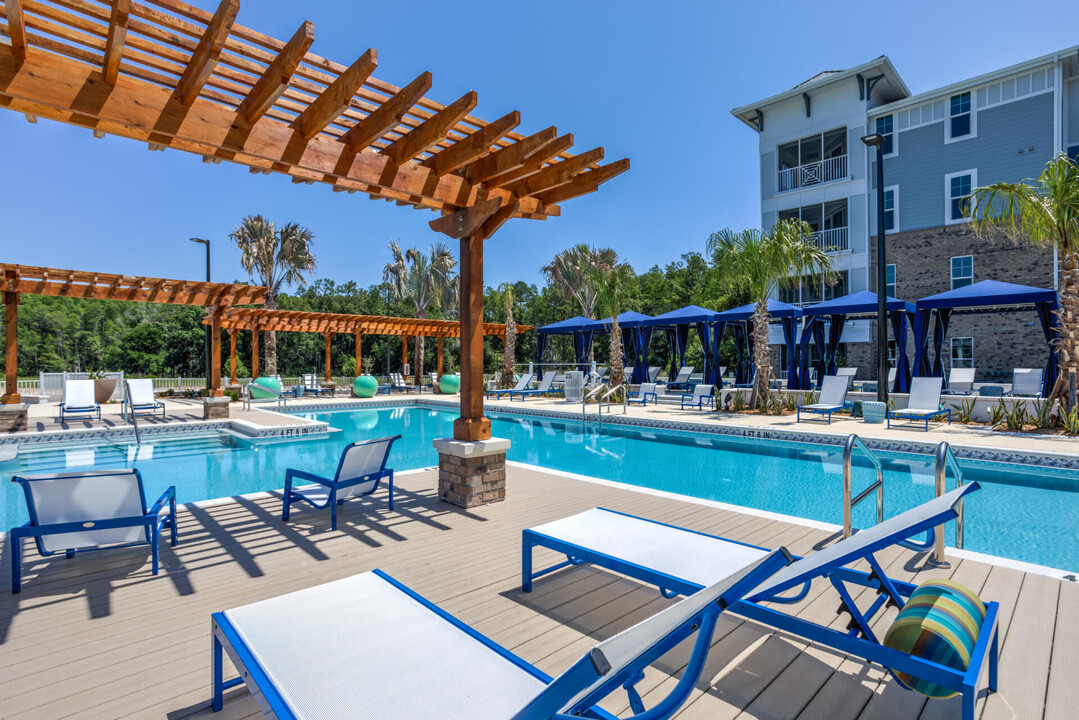 Lakeside Walk in Land O Lakes, FL - Foto de edificio