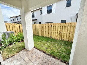 255 SW 159th Dr in Pembroke Pines, FL - Building Photo - Building Photo