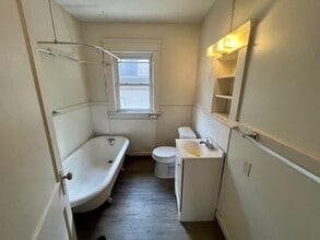 588 Schiller Ave, Unit 2 in Akron, OH - Building Photo - Building Photo
