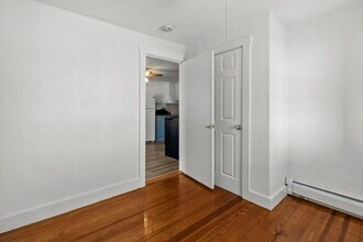 30 Catherine St in Bristol, RI - Building Photo - Building Photo