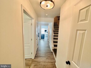 12010 Glen Alden Rd in Fairfax, VA - Building Photo - Building Photo