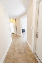 242 E High St in Manchester, NH - Building Photo - Building Photo