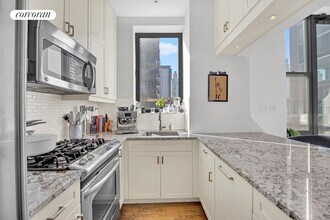 865 United Nations Plaza in New York, NY - Building Photo - Building Photo