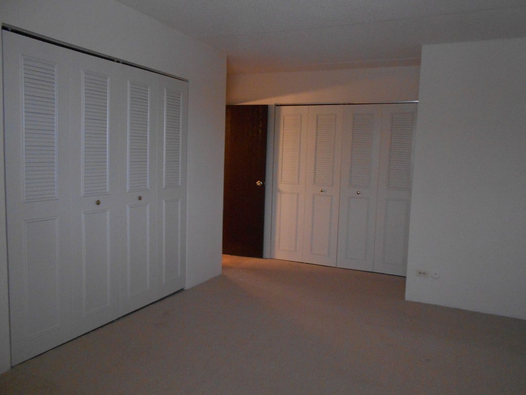 Colonial Village Apartments in Itasca, IL