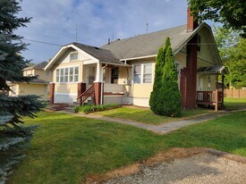 1448 Massillon Rd, Unit Apt. A in Akron, OH - Building Photo