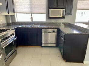 1222 S Westgate Ave in Los Angeles, CA - Building Photo - Building Photo