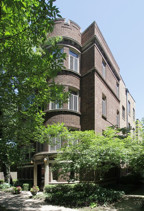 5021 S Woodlawn Ave in Chicago, IL - Building Photo