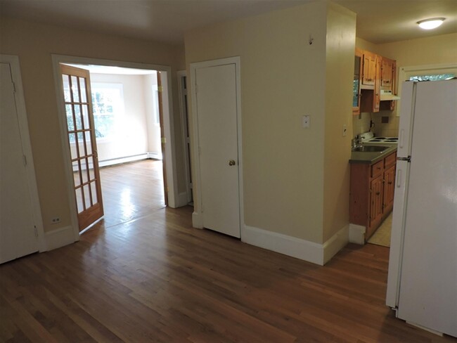 211 Forest St, Unit 1 in Arlington, MA - Foto de edificio - Building Photo
