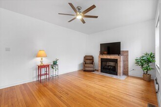 6445 N Greenview Ave in Chicago, IL - Building Photo - Building Photo