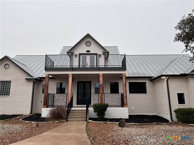 property at 725 Winding View