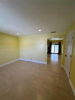 6667 Miller Dr, Unit 9843-303 in Miami, FL - Building Photo - Building Photo